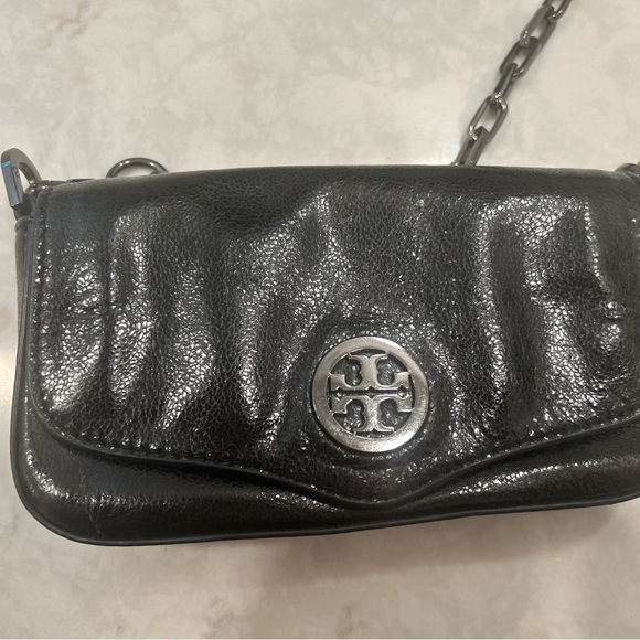 Tory Burch Handbags - Tory Burch Shiny Black Crossbody Bag